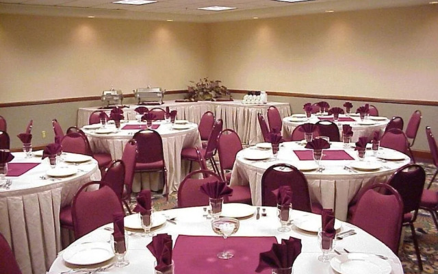 The Plaza Hotel & Suites Winona