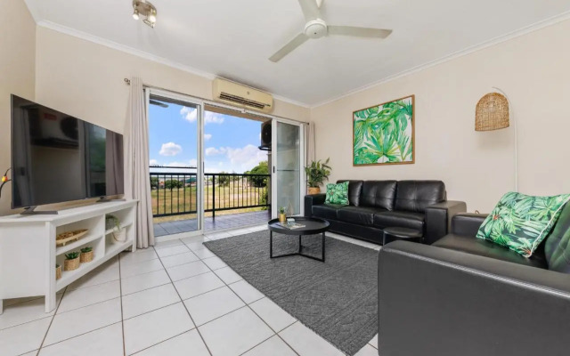 Charming CBD Apt 3bd 2bth - walk to Waterfront