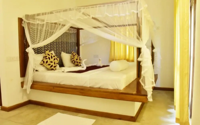 Safari Queens Resort