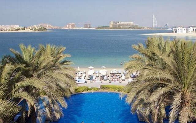 Mövenpick Jumeirah Lakes Towers Hotel