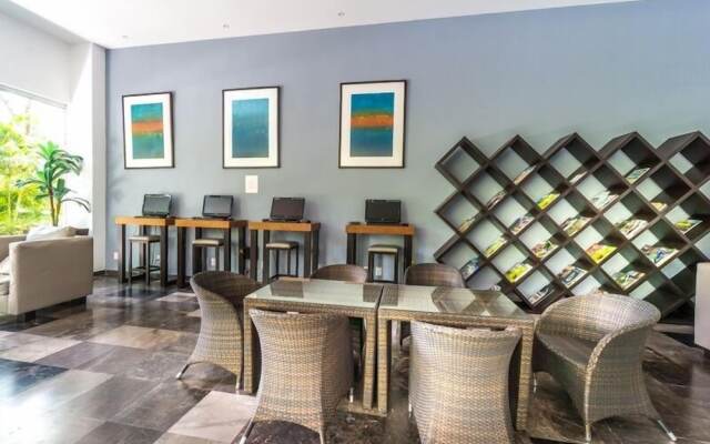 Del Viento Vaiven Penthouse 31 2 Bedroom Condo by RedAwning