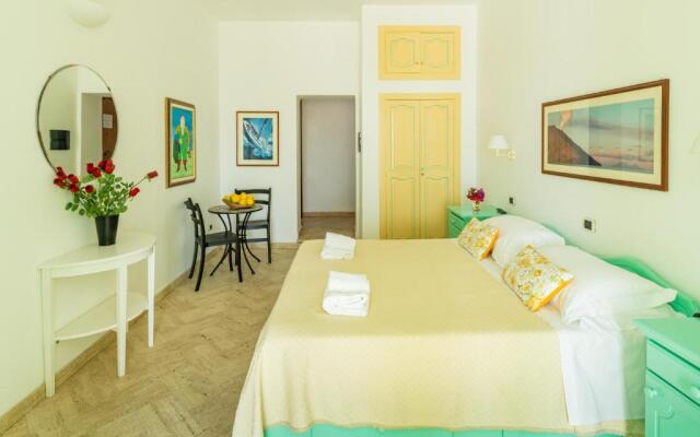 Stromboli Suite Apartment with Terrace Volcano & Sea view