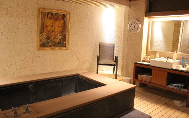 Hoya Hot Springs Resort & Spa