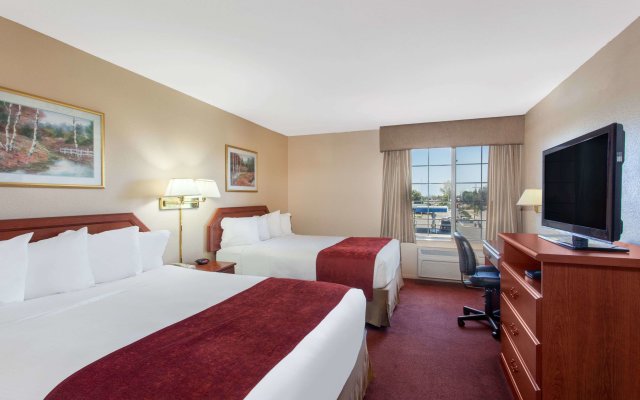 Ramada by Wyndham Fresno Northwest