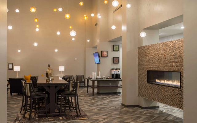 Hampton Inn & Suites Minneapolis University Area