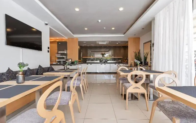 Aparthotel Flora