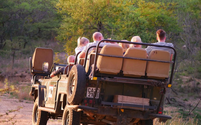 Kingfisher Creek Safari Lodge