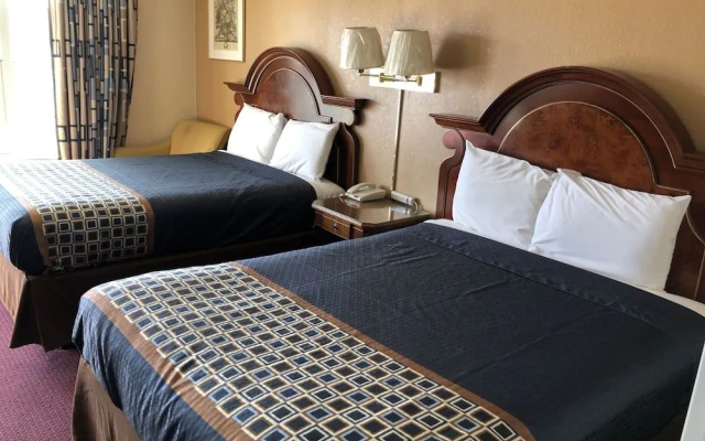 Villa West Inn