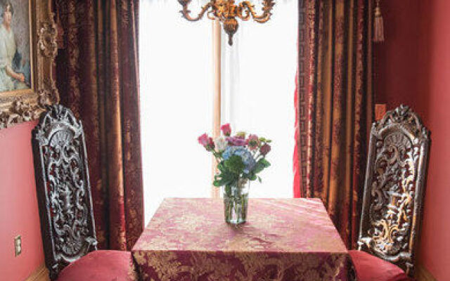 Gramercy Mansion B&B
