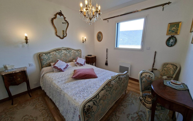 Ground Floor Holiday Home in Plestin des Greves