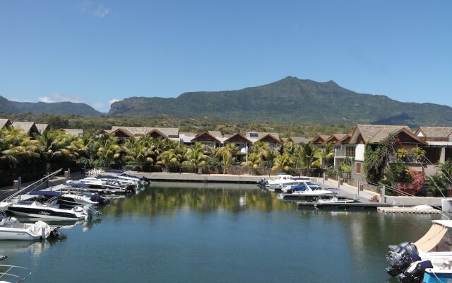 Immaculate Two Beds Luxury Marina Apartment