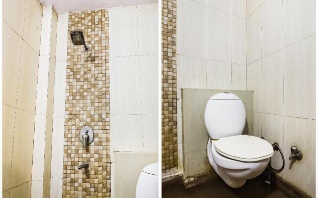 OYO 13252 Hotel Chander Palace