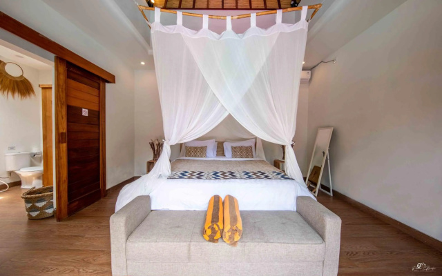 Elvano villa in heart of seminyak and near beach – Guest Rooms – Kerobokan Kelod