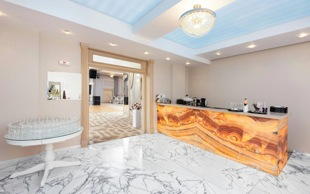 Hotel Tresor