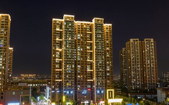 Xana Hotelle Hotel (Zhengzhou Yijia Jiaju Wangzhai Subway Station)