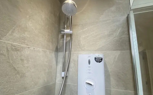 Central Paisley Apartment- Airport/glasgow Access