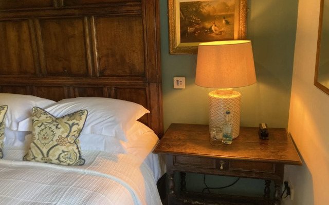 Old Downton Lodge