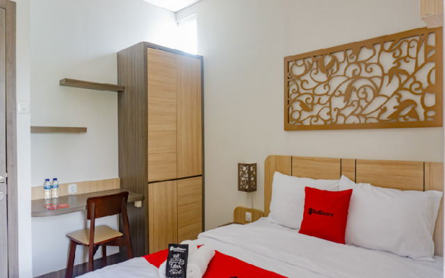 RedDoorz near Jogja City Mall 4