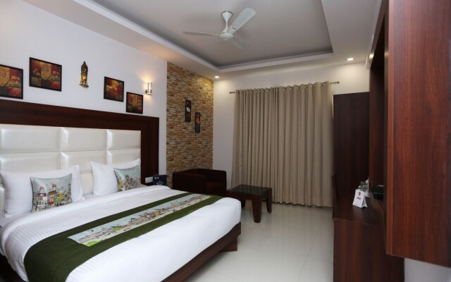 OYO 9268 Hotel Arch