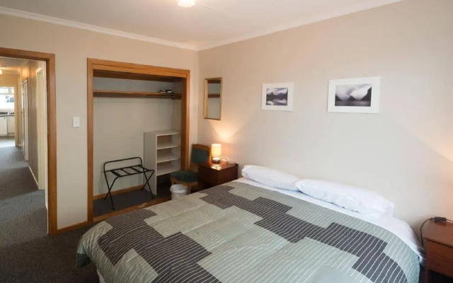 Accommodation Fiordland Self Contained Cottages – Guest Rooms – Te Anau