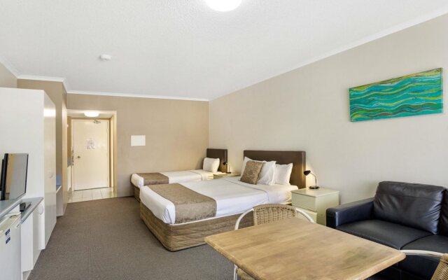 Toowong Inn & Suites