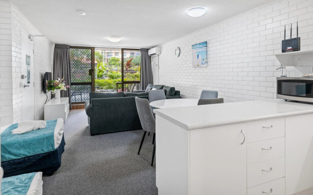 Trickett Gardens Holiday Inn