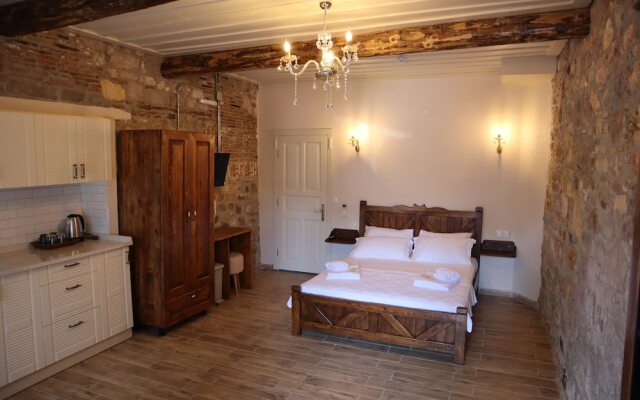 Akhan Guest House