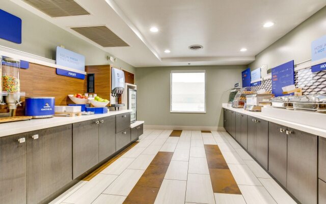 Holiday Inn Express Vincennes by IHG