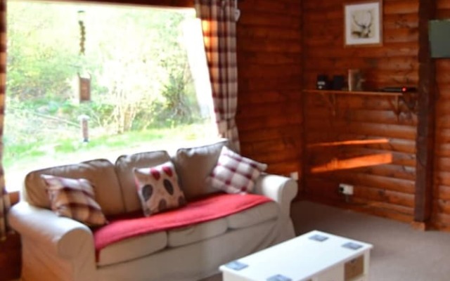 Lovely 3 Bed Log Cabin In The Hills Near Dunoon