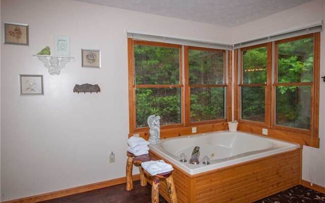 Secluded Sunset - One Bedroom Cabin