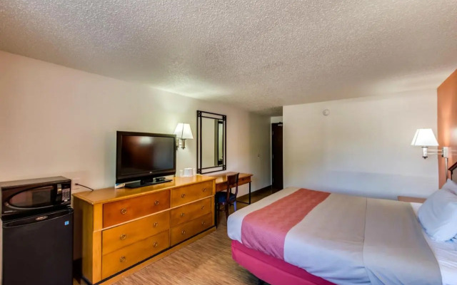 Super 8 Albert Lea Mn