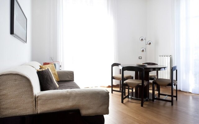 Mi-pfir4a4 - Piazza Firenze 4