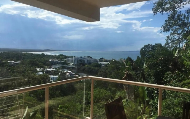 Kalimna 2 Picture Point Crescent 35