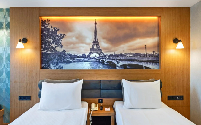 Lale Hotel