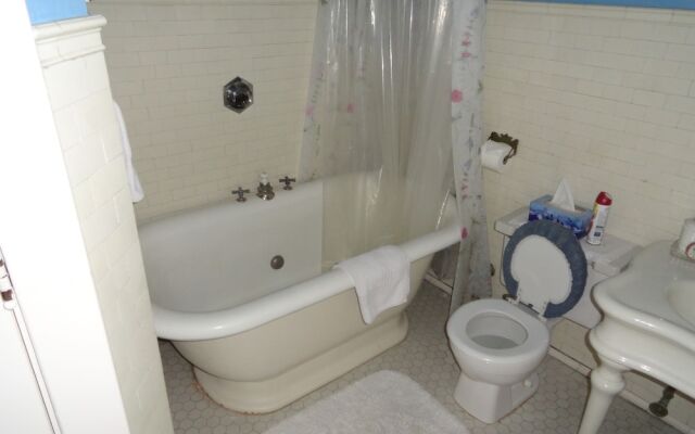 Victorian Inn Bed and Breakfast