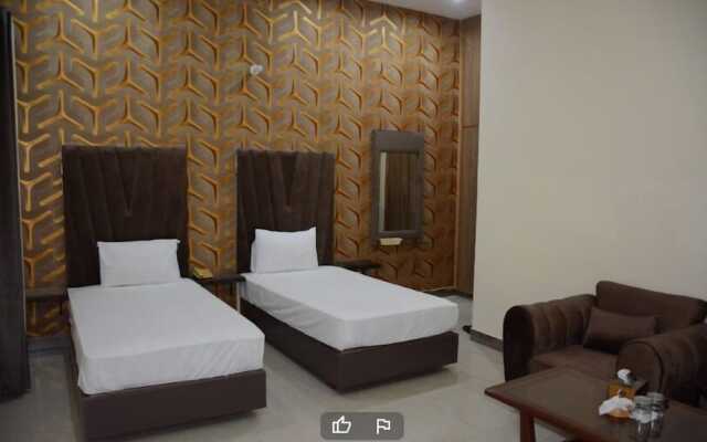 Hotel The Taj Multan
