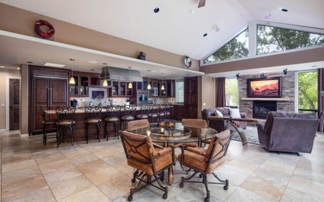 The Inn Above Oak Creek