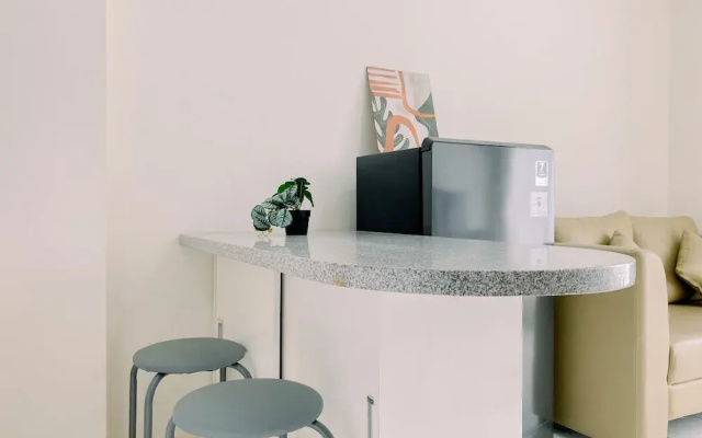 Modern 2BR Apartment at Podomoro Golf View