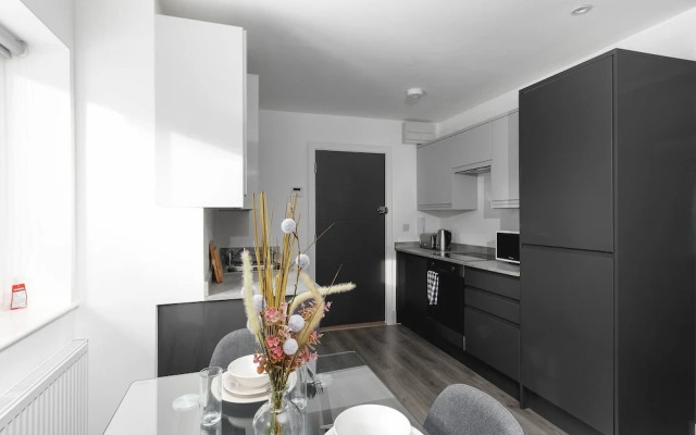 Skyvillion -vineyard Court- Enfield 1-bed Wgarden