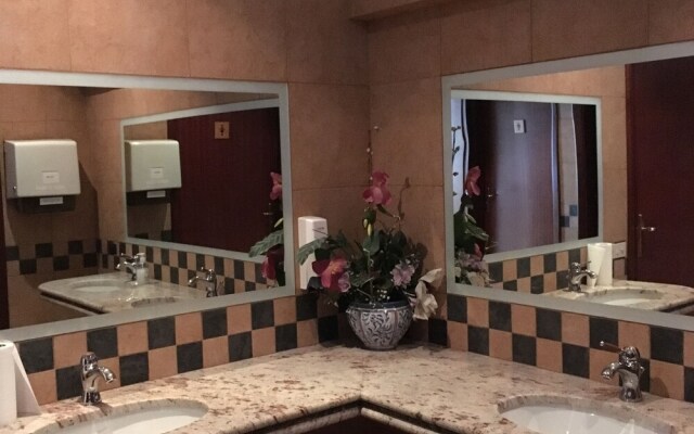 La Cittadella Dell'Oasi Hotel