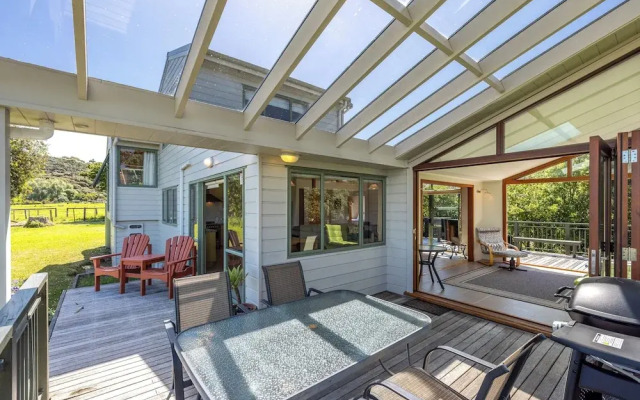 Tikirau Bay Views in Oneroa