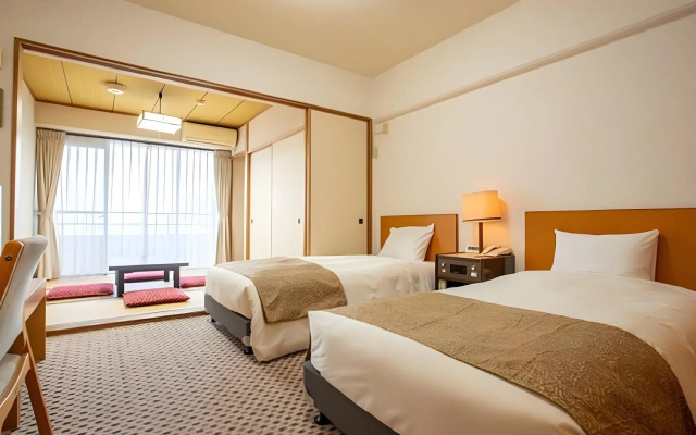 Wisterian Life Club Atami