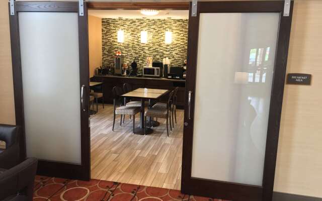Best Western Falcon Plaza - Bowling Green