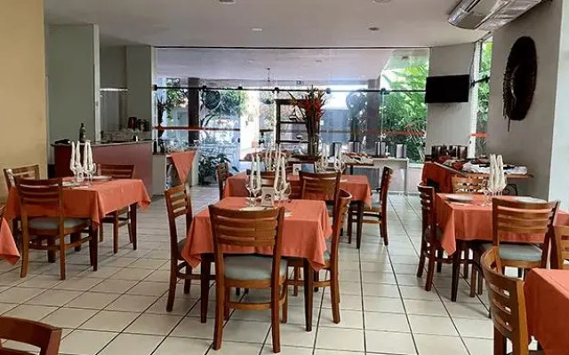 Tarik Fontes Plaza Hotel