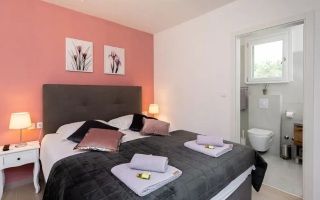 Holiday Home Milevoj - Three Bedroom Holiday Home