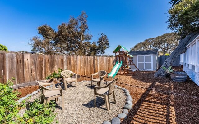 Cozy Oaks - A Coastal Getaway With Idyllic Scenery!