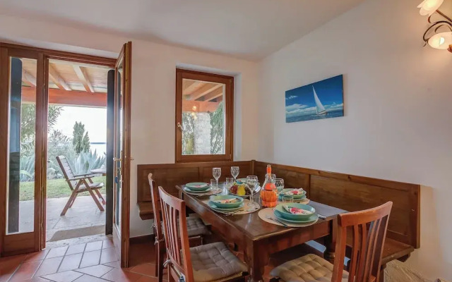 Villa Iris-lakeview & Shared Pool