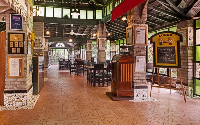 Indeco Lake Forest Hotel