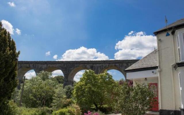 The Grange Guesthouse, Cefn-Coed