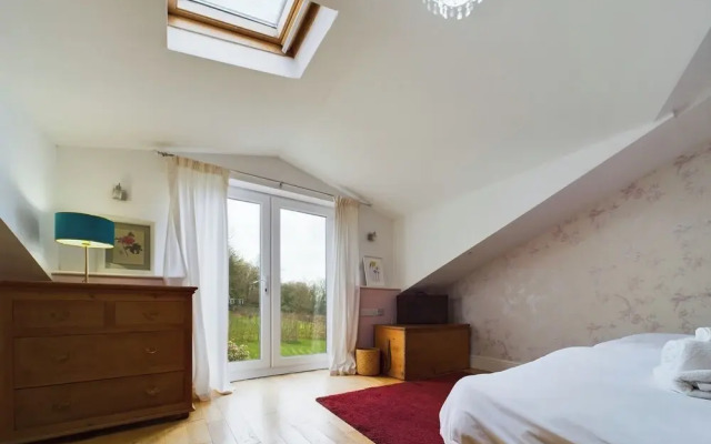 Country House-14guests-parking-hottub-amazingviews